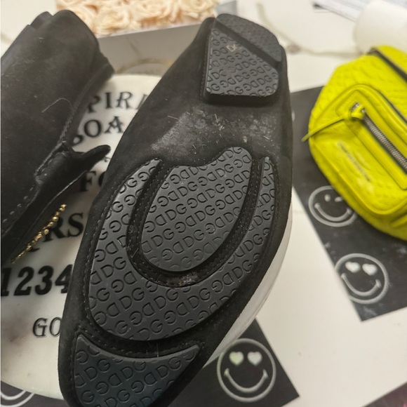 Men’s dolce Gabbana shoes, size 10 vintage crest design LIMITED EDITION - Picture 5 of 6